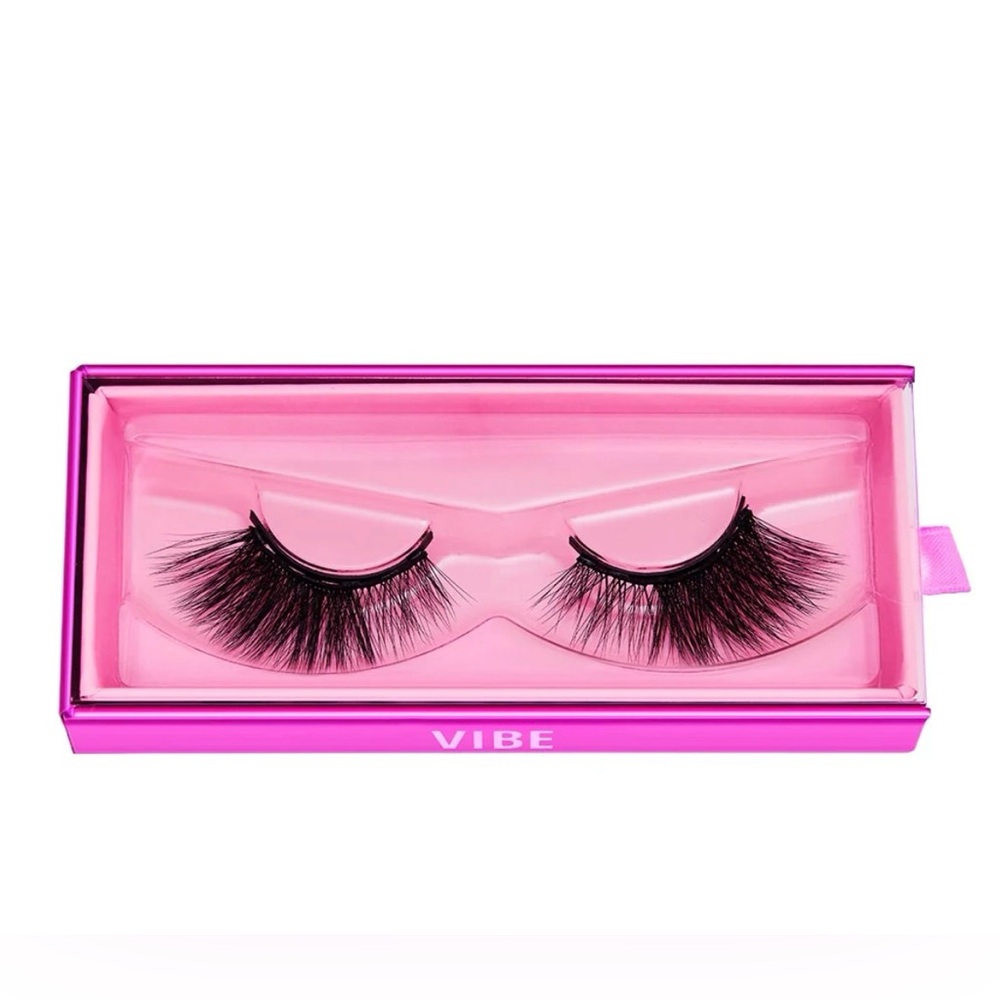 VIBE
Extra Long Cat Eye (9mm-16mm) Glamnetic Lash Extensions